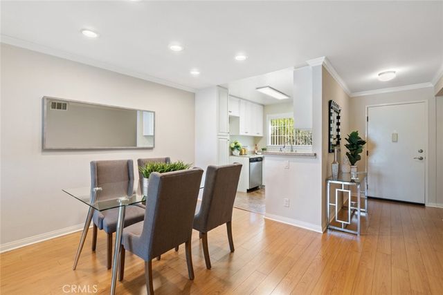 5500 Owensmouth Avenue 331, Woodland Hills, CA 91367