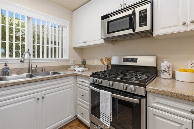 5500 Owensmouth Avenue 331, Woodland Hills, CA 91367