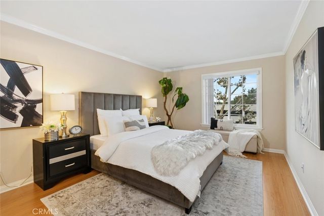 5500 Owensmouth Avenue 331, Woodland Hills, CA 91367