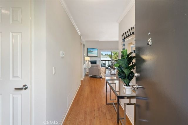 5500 Owensmouth Avenue 331, Woodland Hills, CA 91367