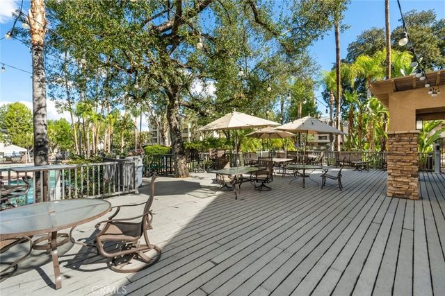 5500 Owensmouth Avenue 331, Woodland Hills, CA 91367