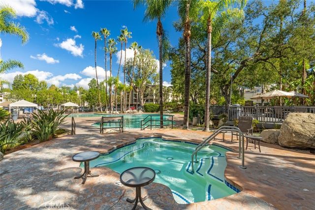 5500 Owensmouth Avenue 331, Woodland Hills, CA 91367