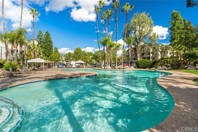 5500 Owensmouth Avenue 331, Woodland Hills, CA 91367