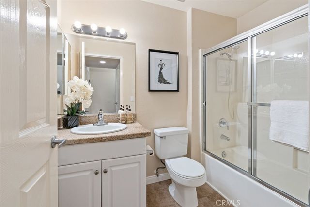5500 Owensmouth Avenue 331, Woodland Hills, CA 91367