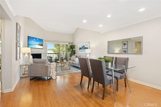 5500 Owensmouth Avenue 331, Woodland Hills, CA 91367
