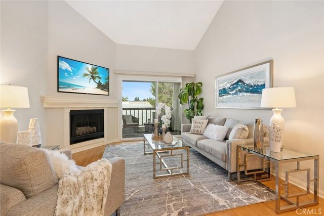 5500 Owensmouth Avenue 331, Woodland Hills, CA 91367