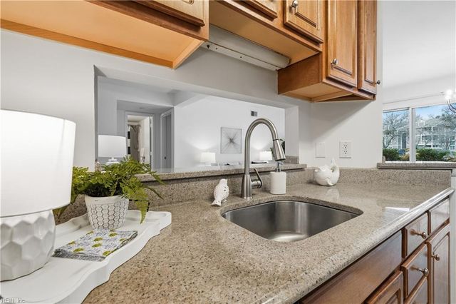 1020 Autumn Woods Ln Apt 101, Virginia Beach, VA 23454