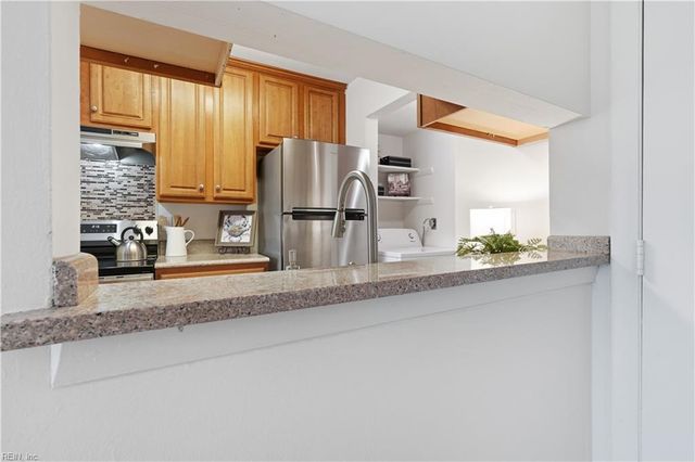 1020 Autumn Woods Ln Apt 101, Virginia Beach, VA 23454