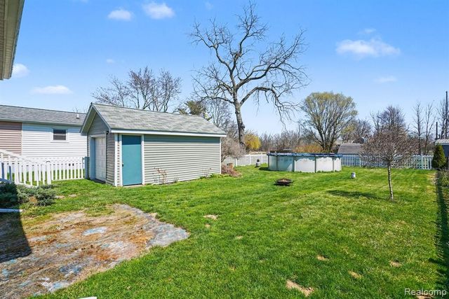 2509 S Sheridan Road, Lennon, MI 48449