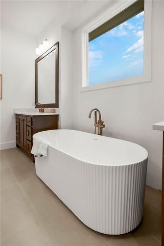 2805 W 175th Place, Overland Park, KS 66085