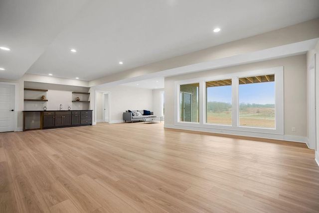 2805 W 175th Place, Overland Park, KS 66085