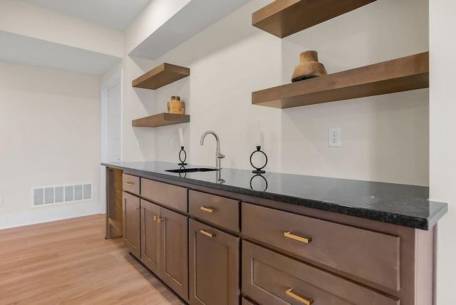 2805 W 175th Place, Overland Park, KS 66085