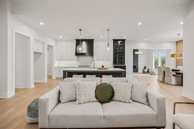 2805 W 175th Place, Overland Park, KS 66085