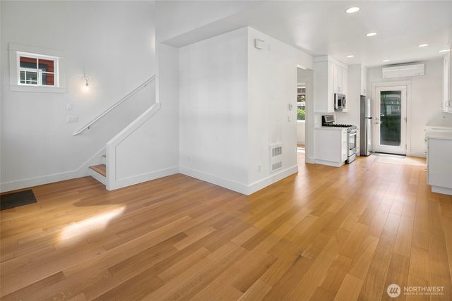 2211 NW 60th Street, Seattle, WA 98107
