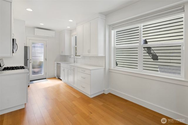 2211 NW 60th Street, Seattle, WA 98107