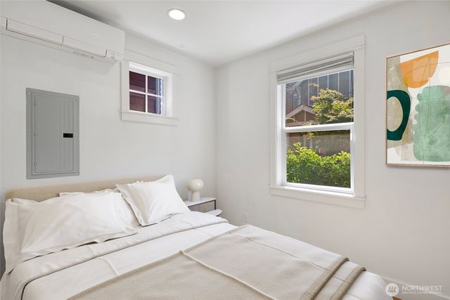 2211 NW 60th Street, Seattle, WA 98107