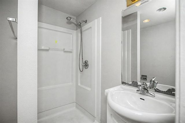 703 Meadow Place, Ames, IA 50010