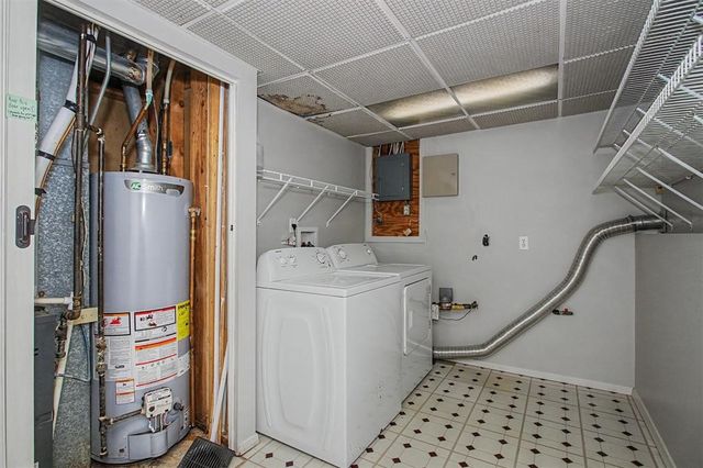 703 Meadow Place, Ames, IA 50010