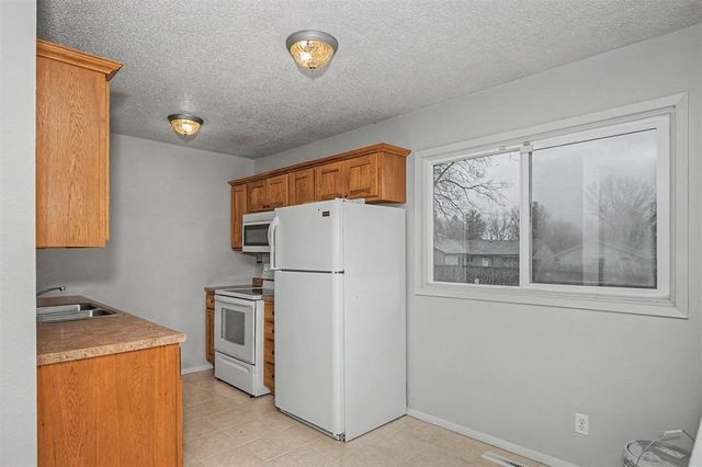 703 Meadow Place, Ames, IA 50010