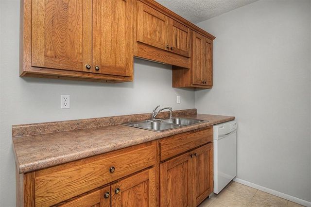 703 Meadow Place, Ames, IA 50010