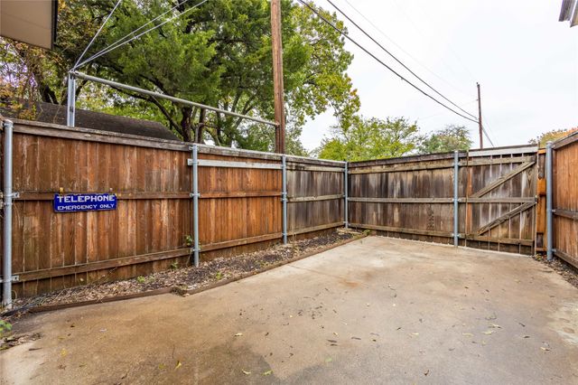 2732 Mateur Street, Dallas, TX 75211