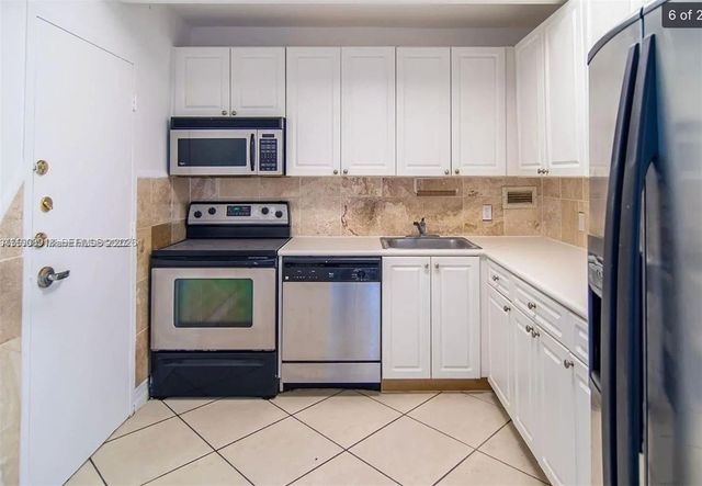 1455 N Treasure Dr PH A, North Bay Village, FL 33141