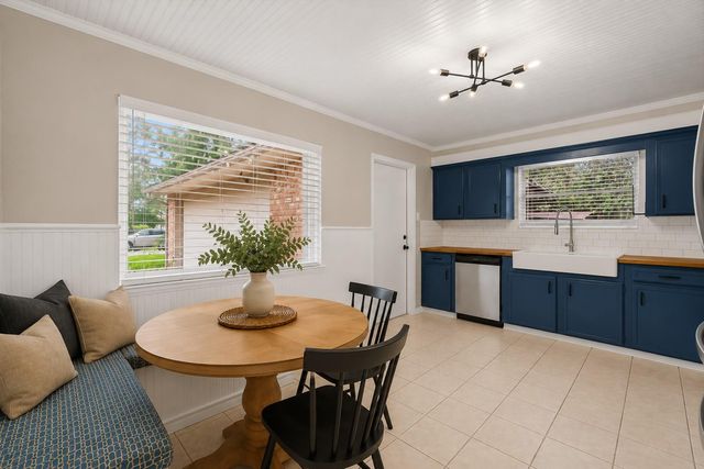 209 Palm Aire Drive, Friendswood, TX 77546