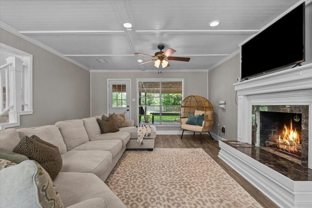 209 Palm Aire Drive, Friendswood, TX 77546