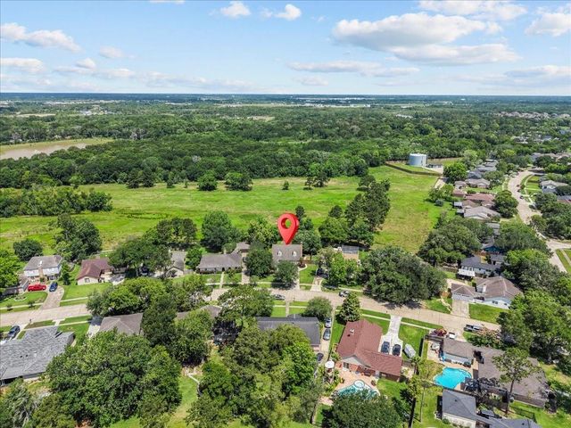 209 Palm Aire Drive, Friendswood, TX 77546