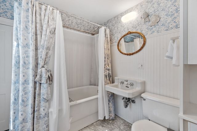 202 Paine St, Bellingham, MA 02019