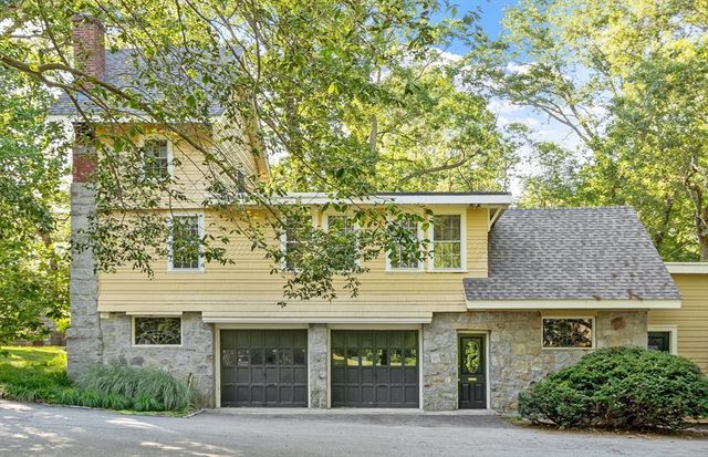 202 Paine St, Bellingham, MA 02019