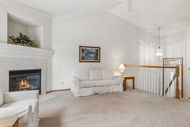 3332 ROSECROFT Lane, Naperville, IL 60564