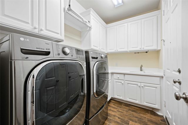 4110 Clover Ridge Lane, Sugar Land, TX 77479