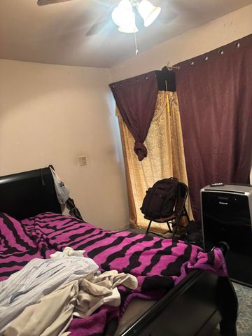 105 4TH Street 105, Lake Park, FL 33403