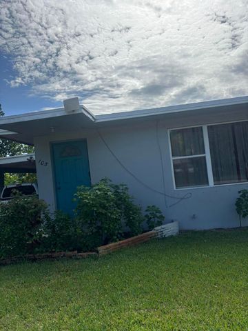 105 4TH Street 105, Lake Park, FL 33403