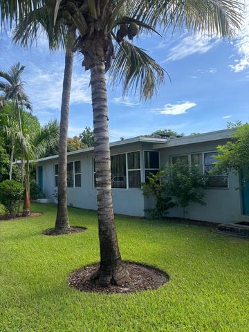 105 4TH Street 105, Lake Park, FL 33403
