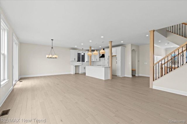 209 MOUNTAIN VIEW LANE, Milford Village, MI 48381