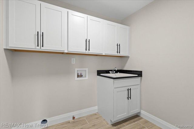 209 MOUNTAIN VIEW LANE, Milford Village, MI 48381