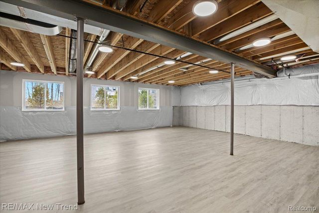 209 MOUNTAIN VIEW LANE, Milford Village, MI 48381