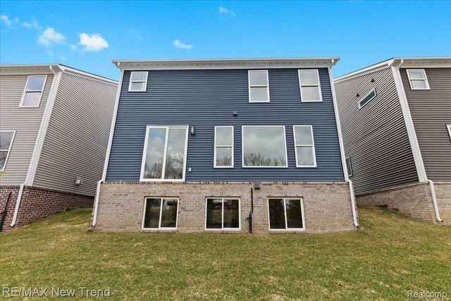 209 MOUNTAIN VIEW LANE, Milford Village, MI 48381