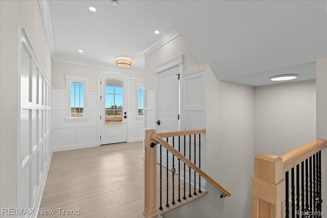 209 MOUNTAIN VIEW LANE, Milford Village, MI 48381