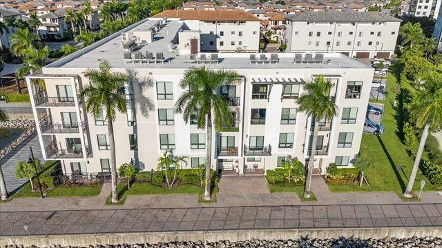 4636 NW 84th Ave 13, Doral, FL 33166