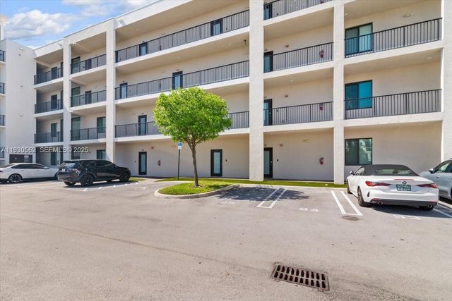 4636 NW 84th Ave 13, Doral, FL 33166