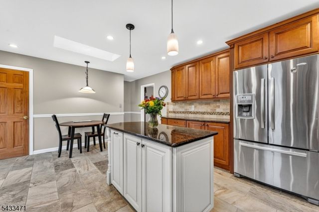 31 Samuel Dr, Raritan Twp., NJ 08822