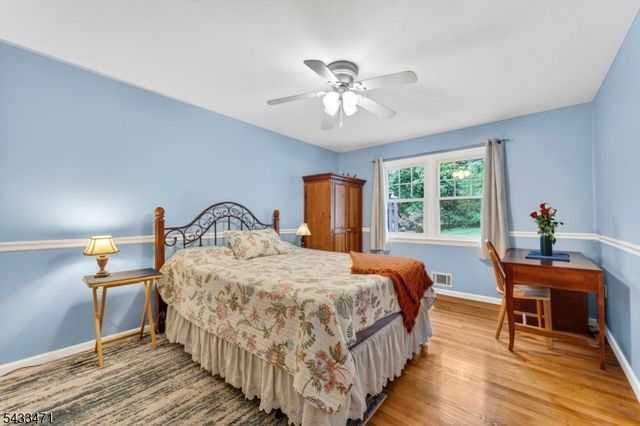 31 Samuel Dr, Raritan Twp., NJ 08822