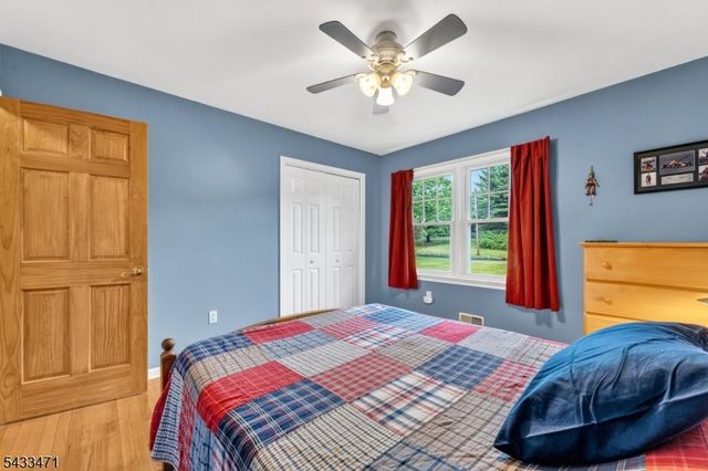 31 Samuel Dr, Raritan Twp., NJ 08822