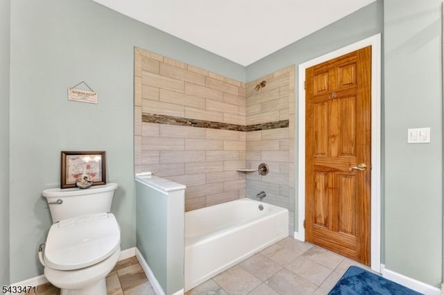 31 Samuel Dr, Raritan Twp., NJ 08822