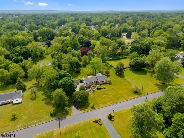 31 Samuel Dr, Raritan Twp., NJ 08822