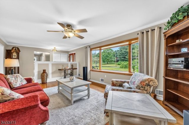 31 Samuel Dr, Raritan Twp., NJ 08822