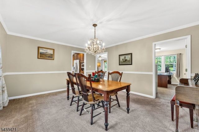 31 Samuel Dr, Raritan Twp., NJ 08822